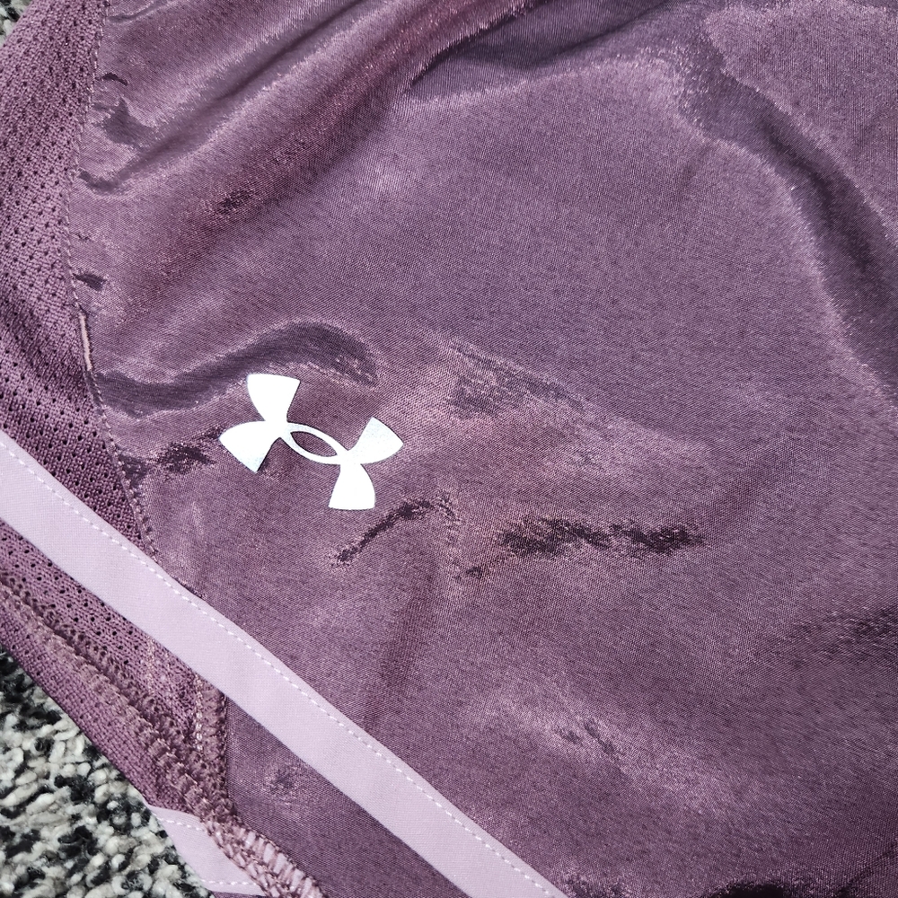 under armour fly‎ by shorts Size Medium Loose Purple Metallic Inside Liner Nwot - Picture 2 of 9